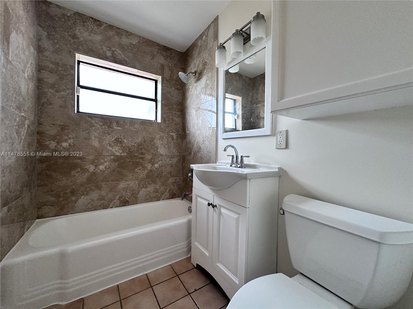 17220 NW 77 CT