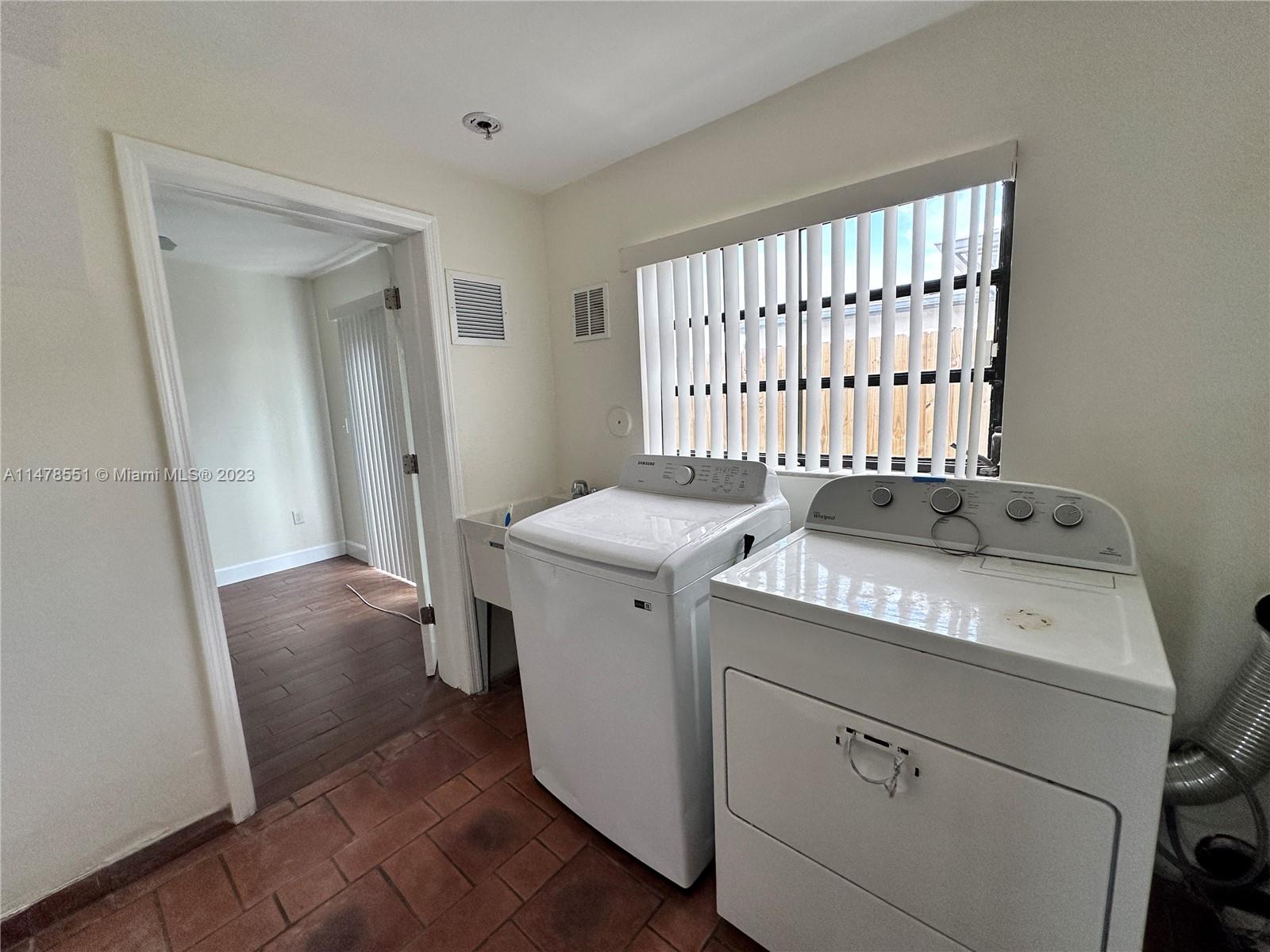 17220 NW 77 CT