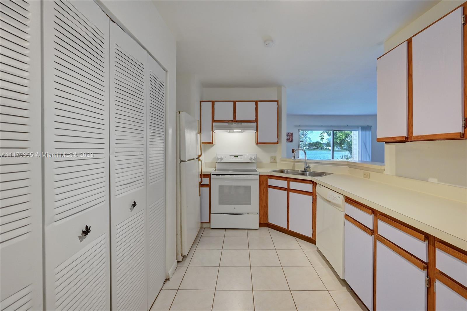 3409 NW 44th St # 101