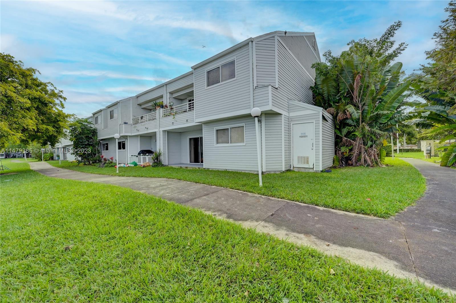 3409 NW 44th St # 101