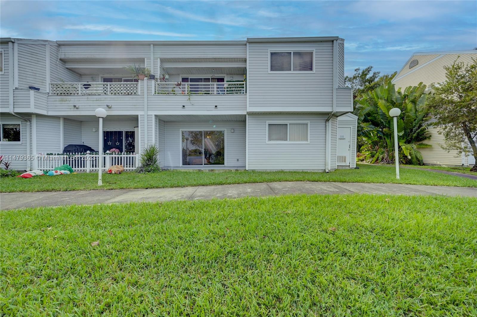 3409 NW 44th St # 101