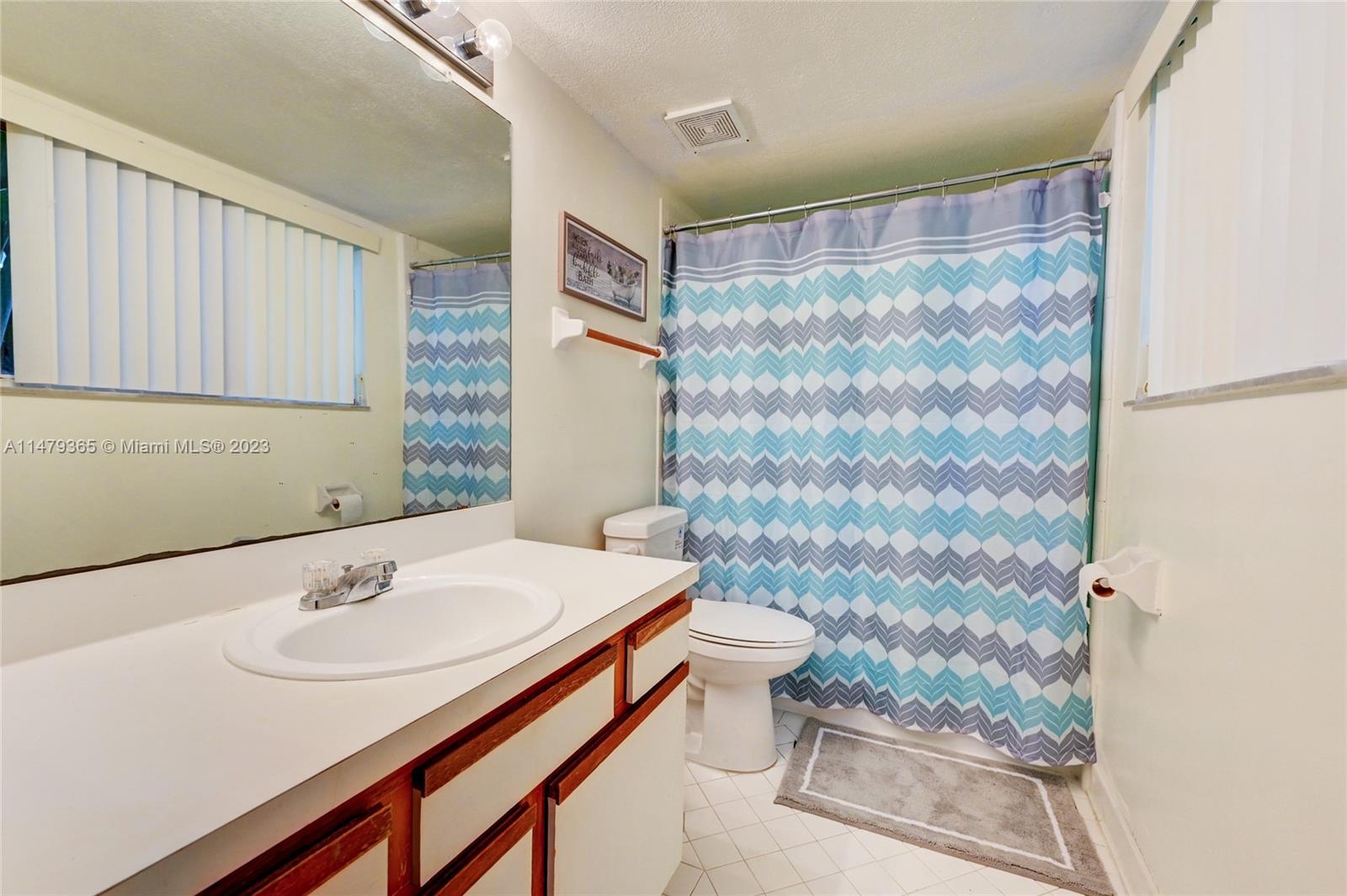 3409 NW 44th St # 101