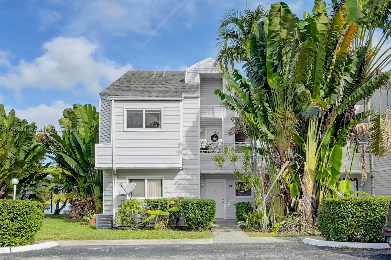 3409 NW 44th St # 101