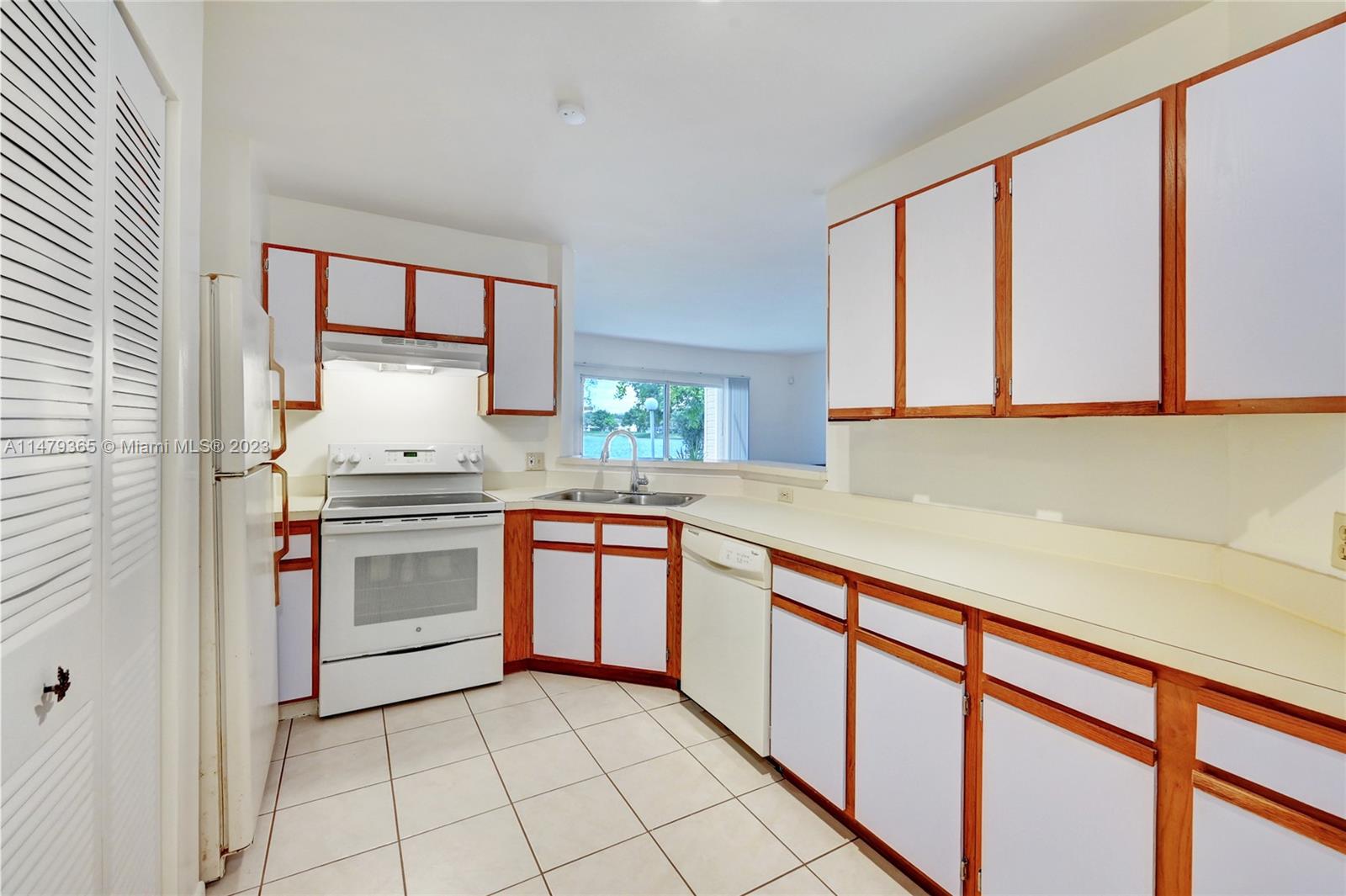 3409 NW 44th St # 101