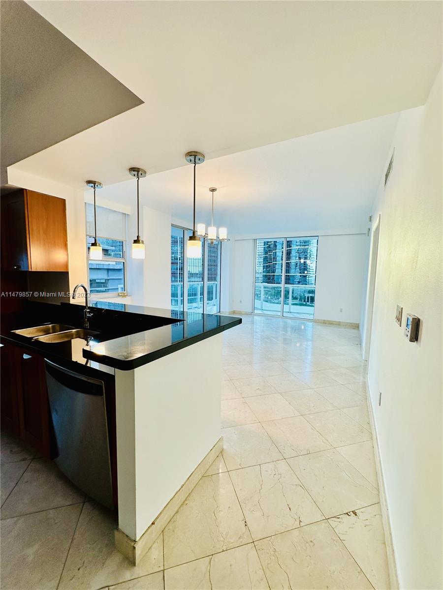 186 SE 12th Ter # 1004