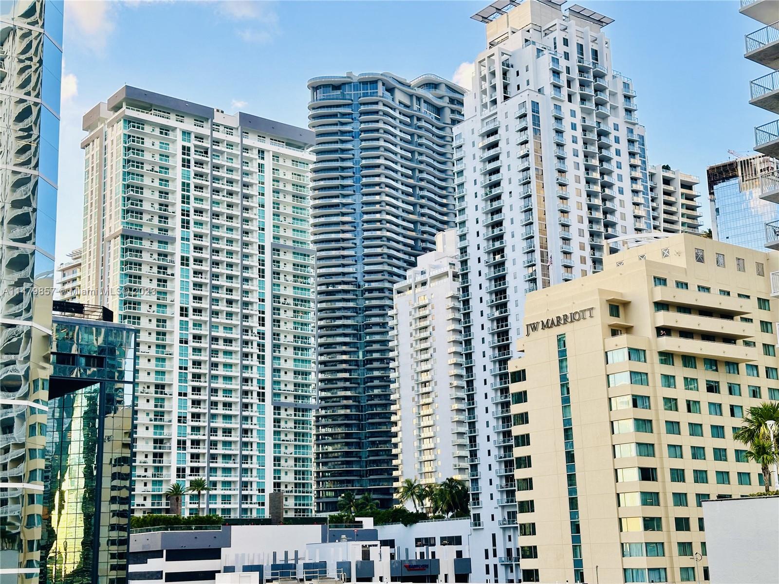 186 SE 12th Ter # 1004