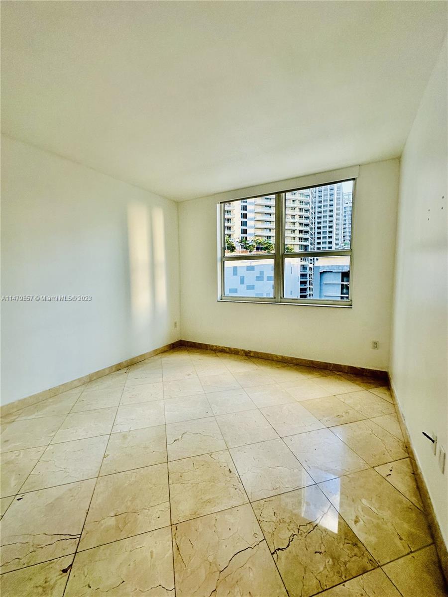 186 SE 12th Ter # 1004