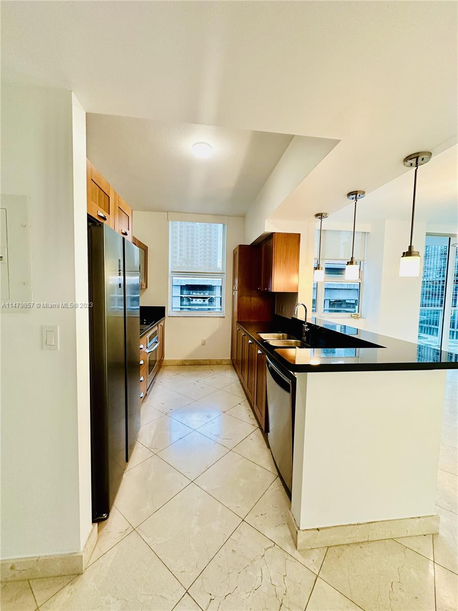 186 SE 12th Ter # 1004