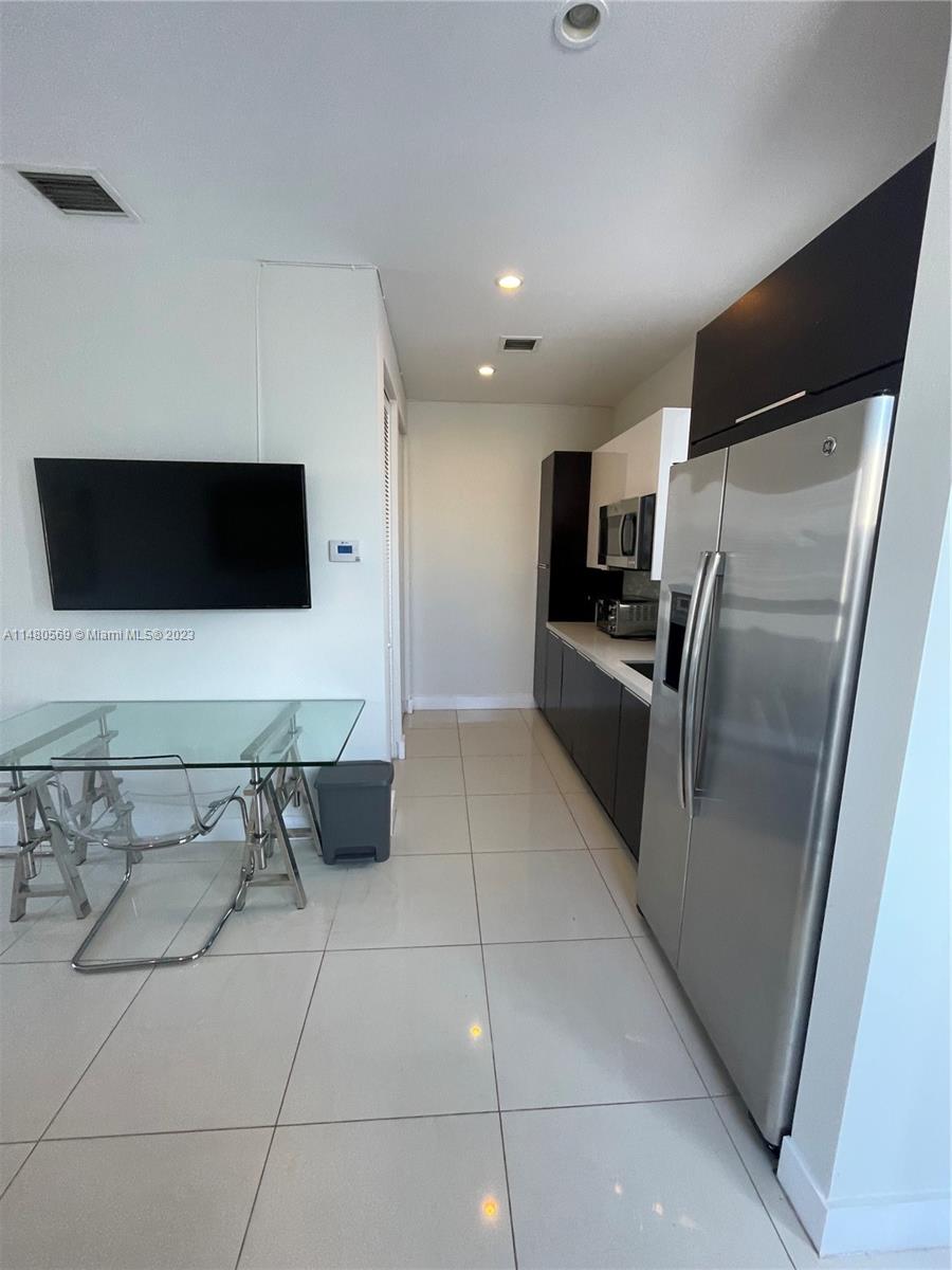 6423 NW 105th Ct Unit: Studio