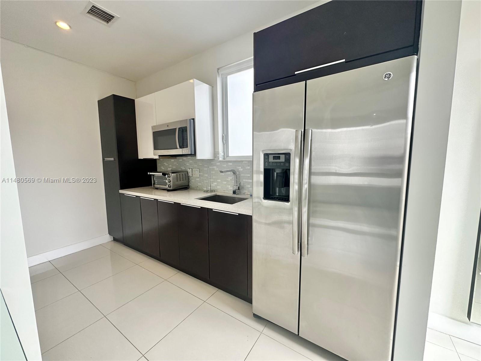 6423 NW 105th Ct Unit: Studio