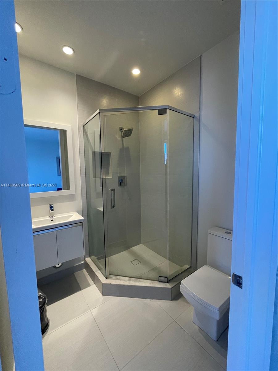 6423 NW 105th Ct Unit: Studio