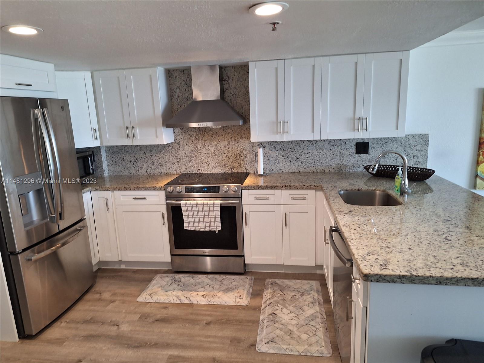 6345 Collins Ave # 10 Unit: TH-10