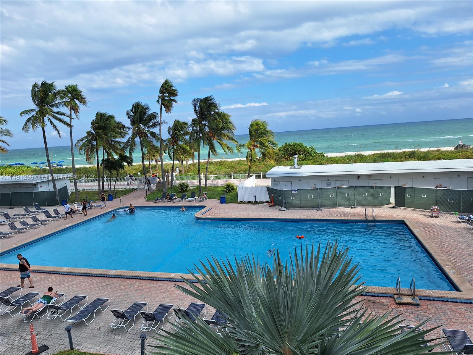 6345 Collins Ave # 10 Unit: TH-10