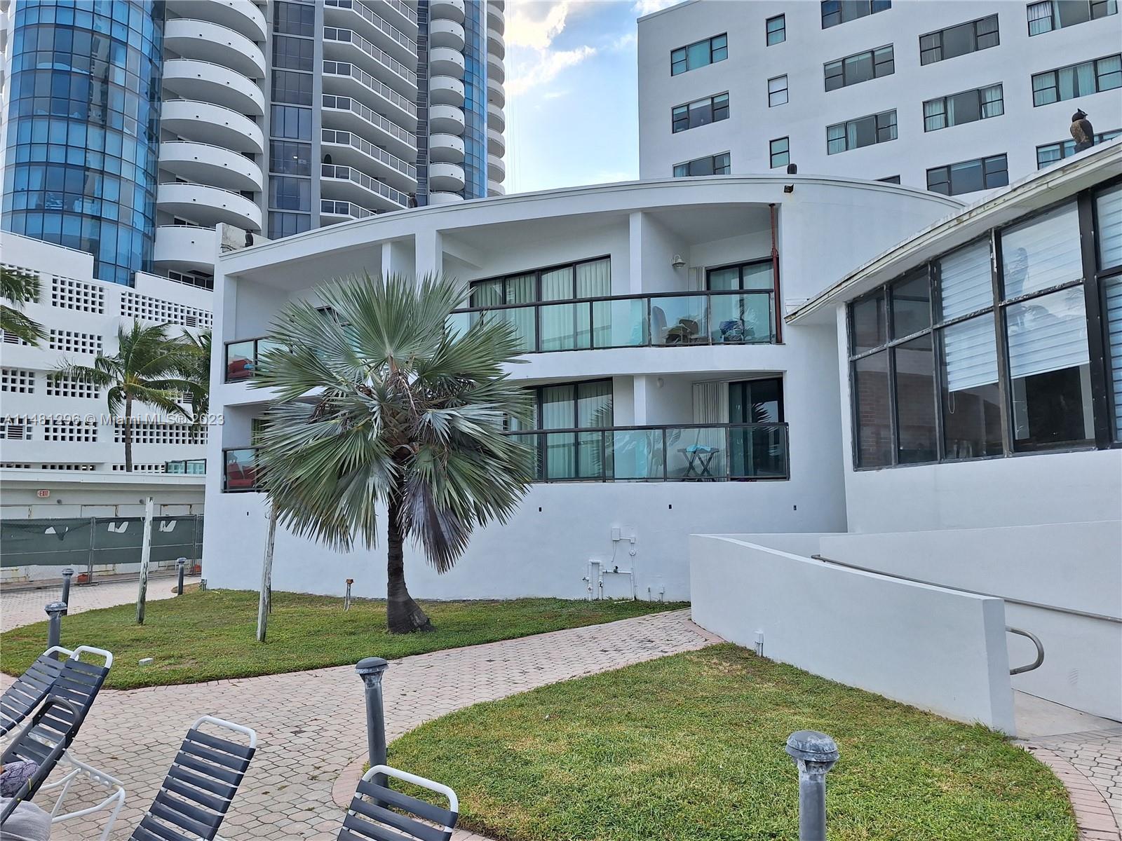6345 Collins Ave # 10 Unit: TH-10
