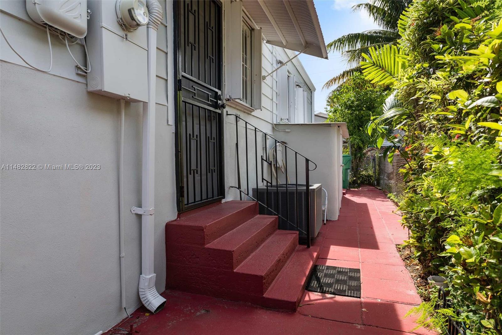 2900 SW 16th St