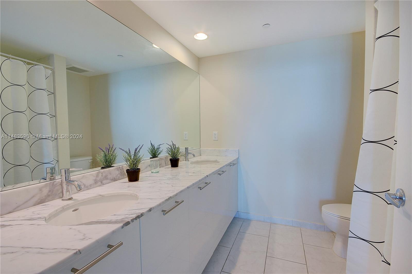 950 Brickell Bay Dr # 2211