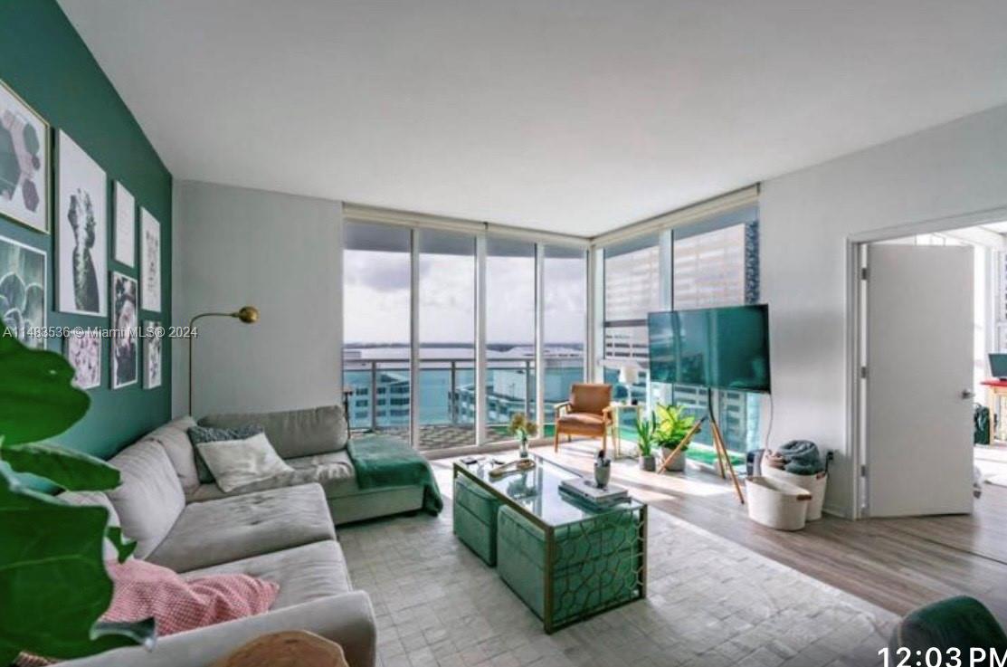 950 Brickell Bay Dr # 2211