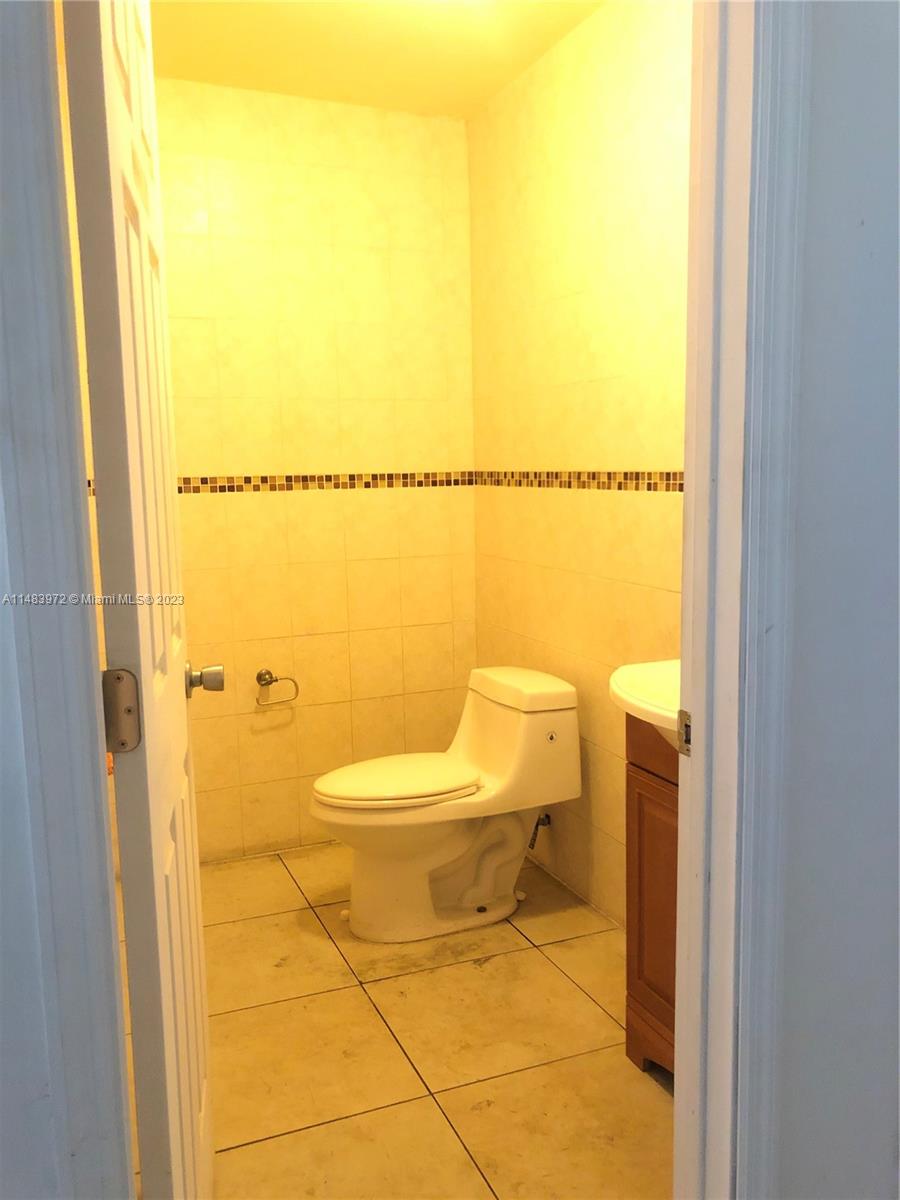 2760 NW 112th Ave # 2760