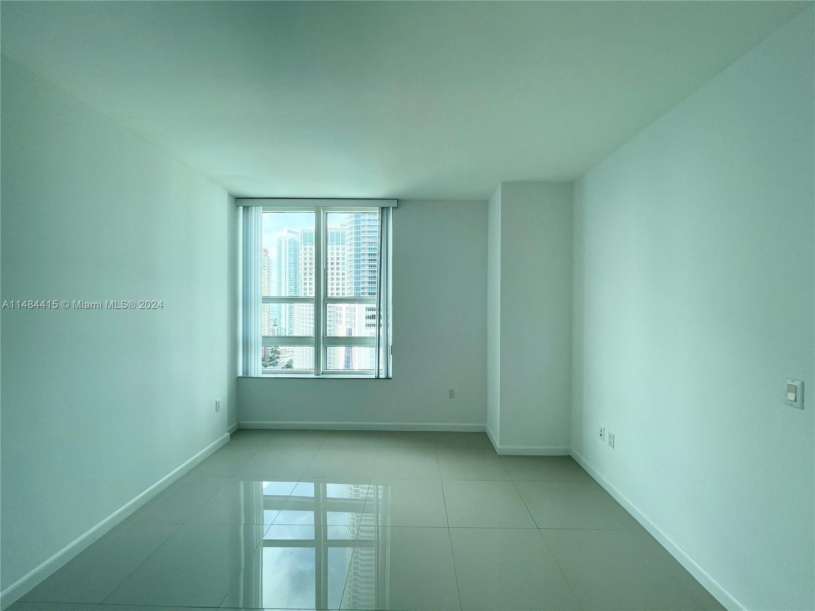 950 Brickell Bay Dr # 1907