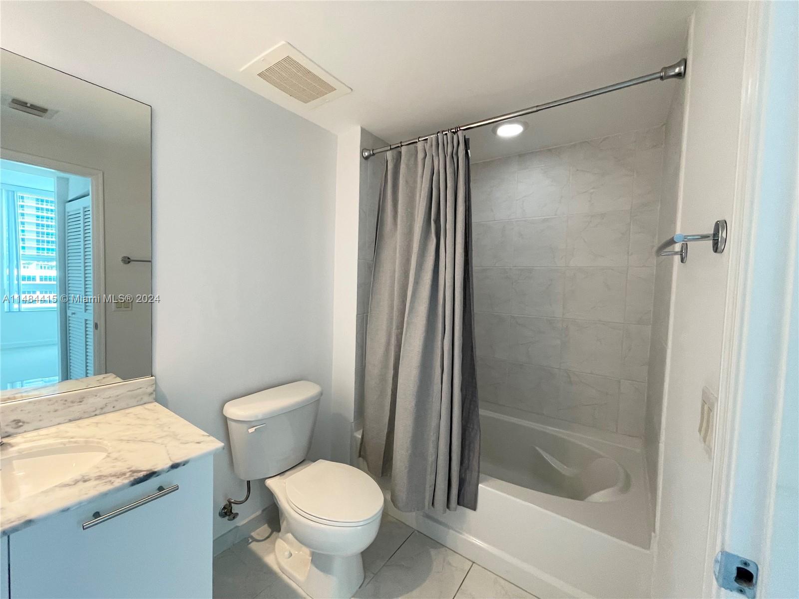 950 Brickell Bay Dr # 1907