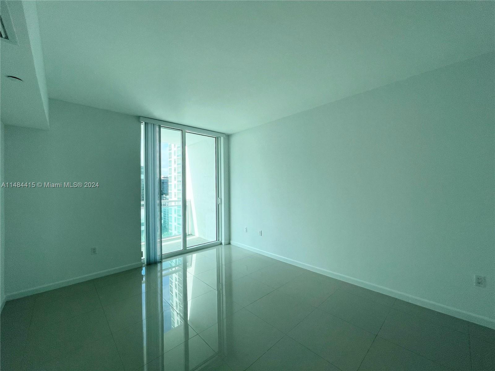 950 Brickell Bay Dr # 1907