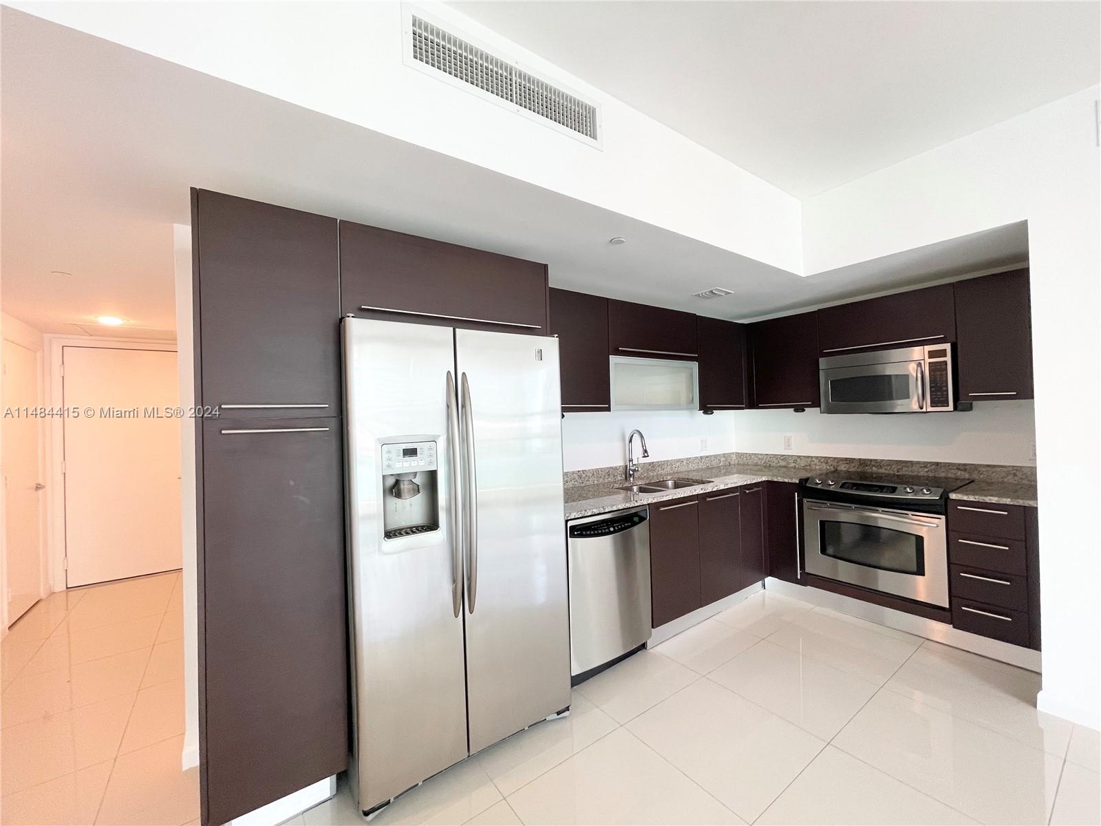 950 Brickell Bay Dr # 1907