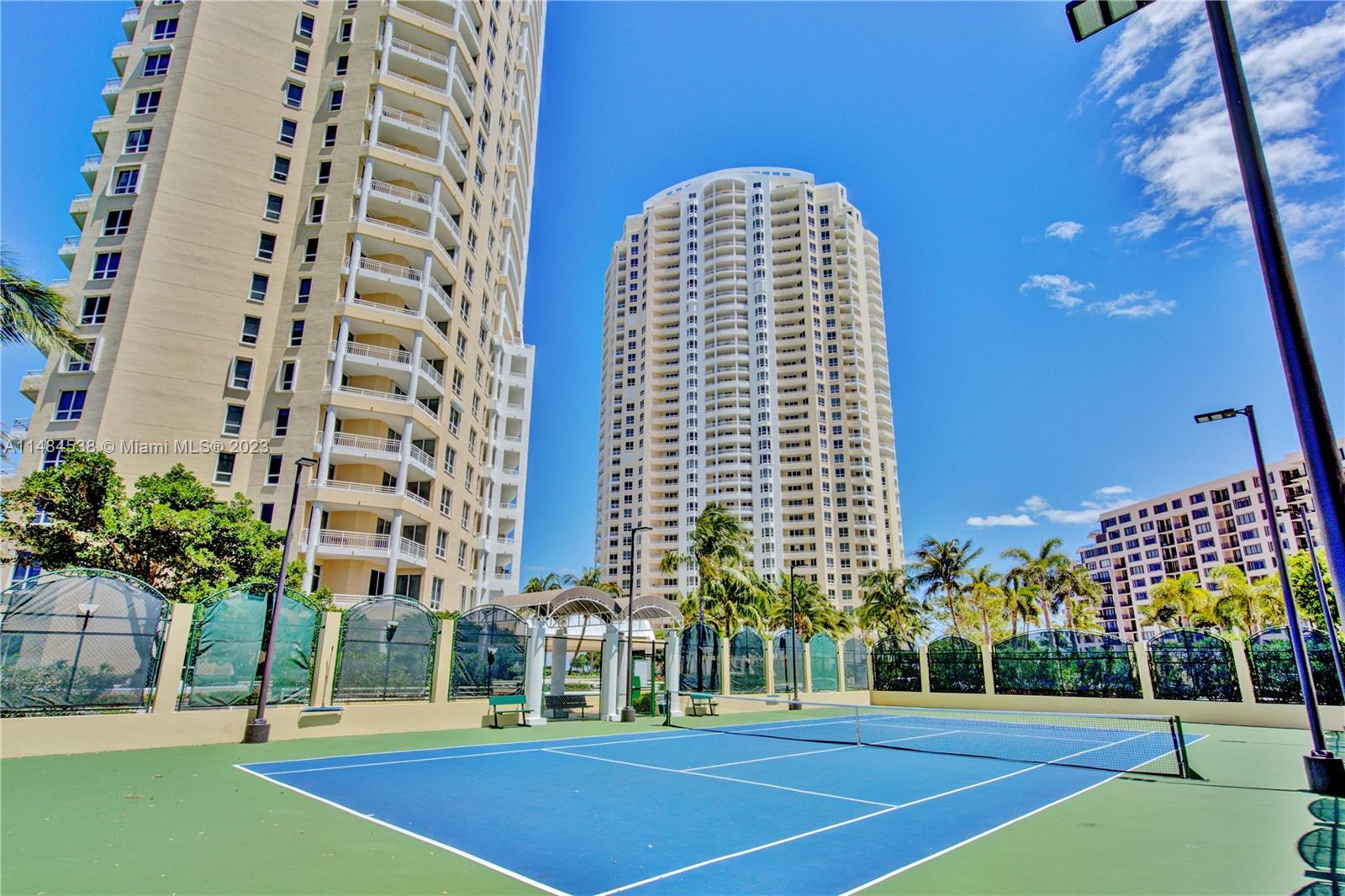 808 Brickell Key Dr # 3304