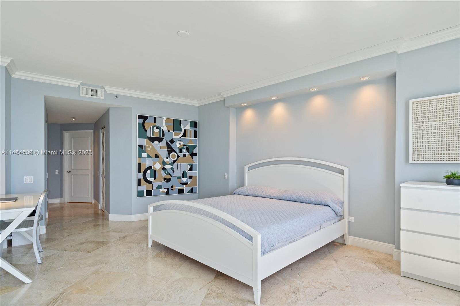 808 Brickell Key Dr # 3304