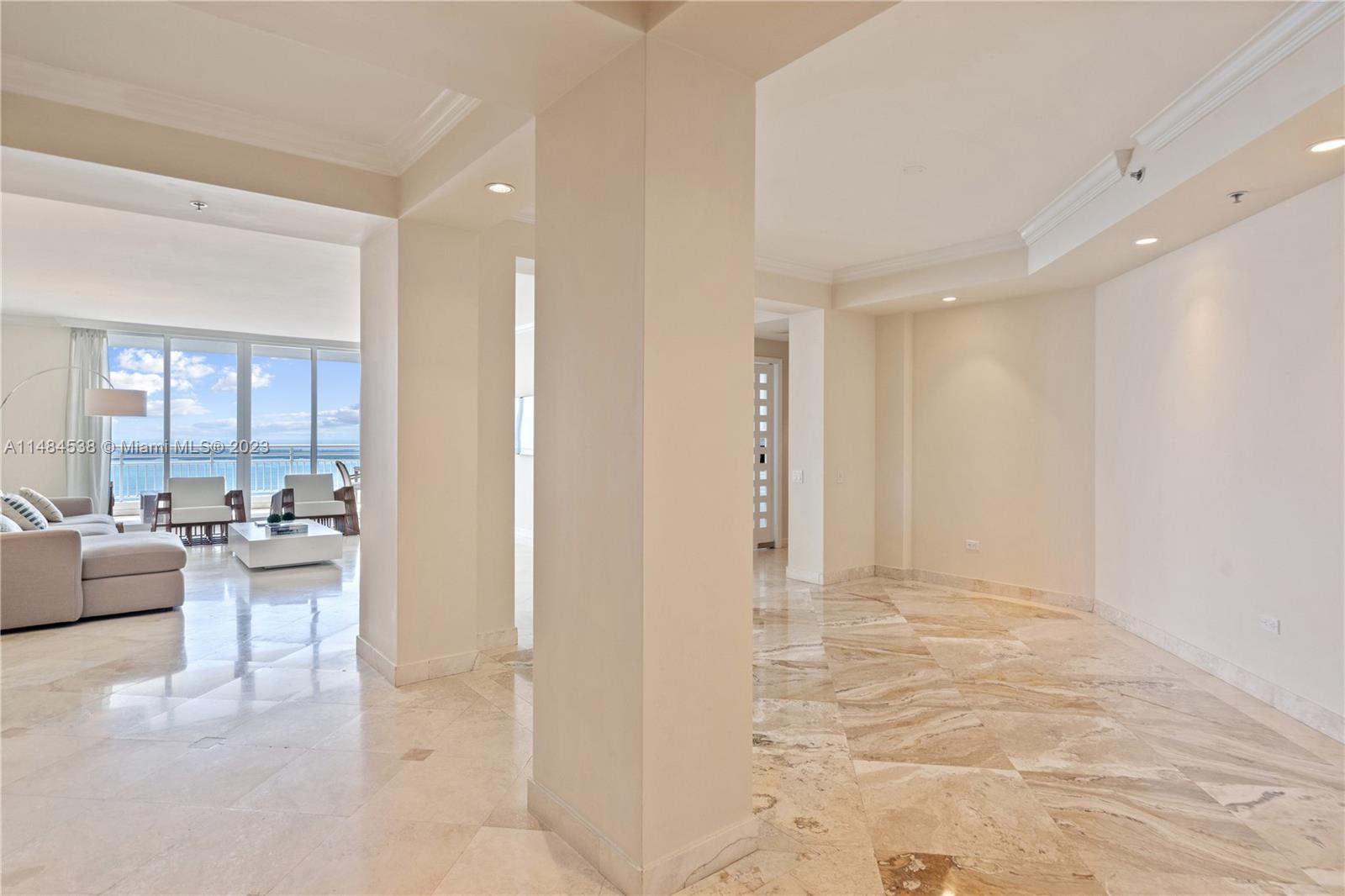 808 Brickell Key Dr # 3304