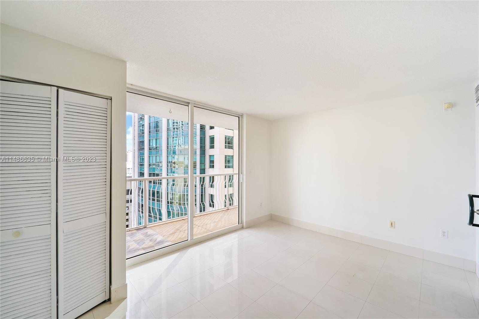 1200 Brickell Bay Dr # 2422