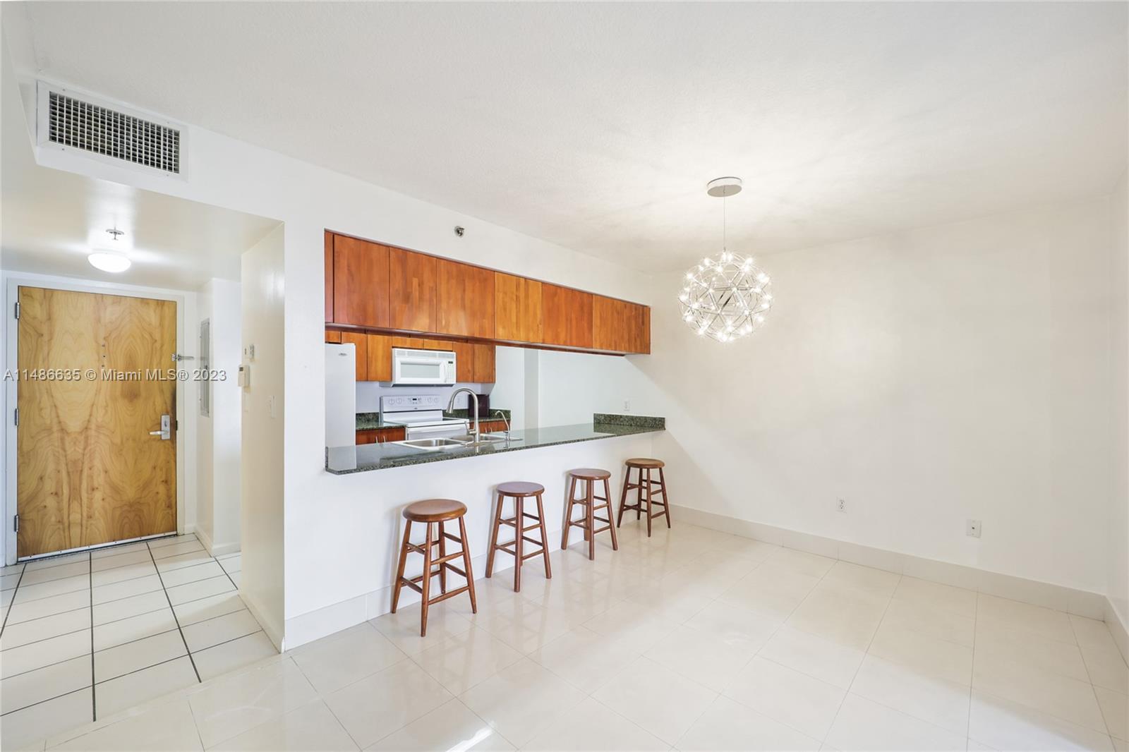 1200 Brickell Bay Dr # 2422
