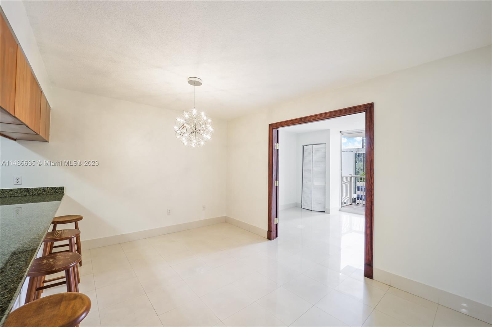 1200 Brickell Bay Dr # 2422