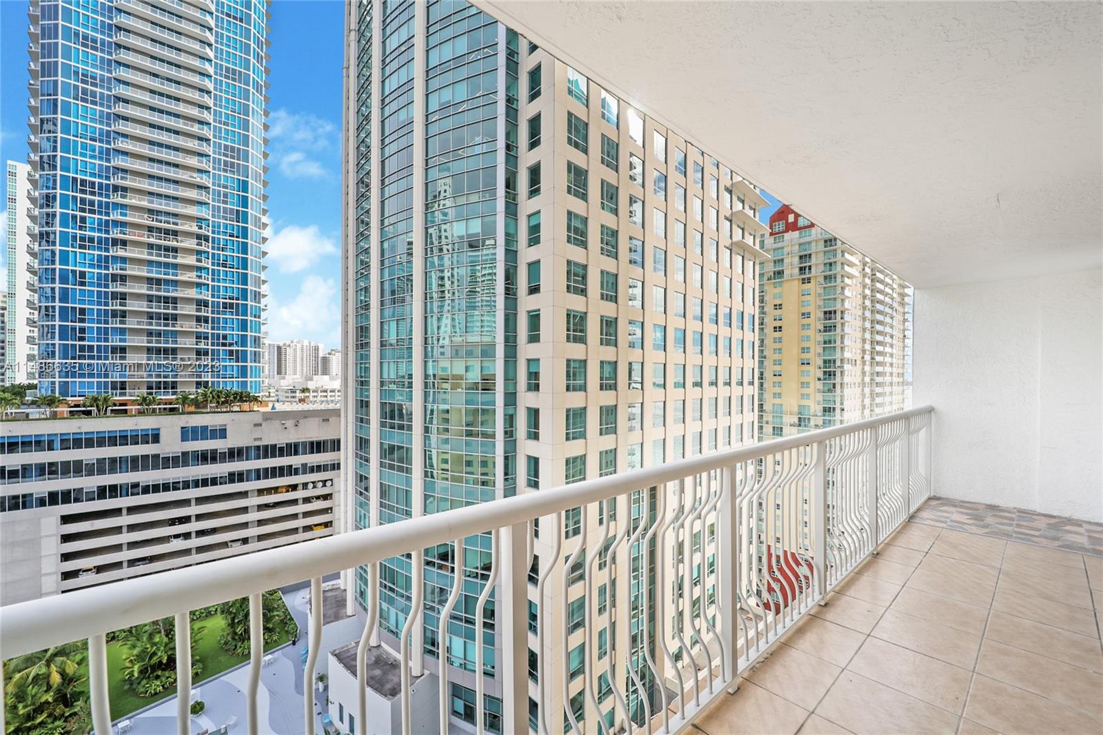 1200 Brickell Bay Dr # 2422