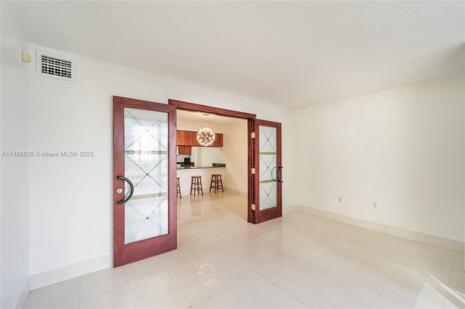 1200 Brickell Bay Dr # 2422