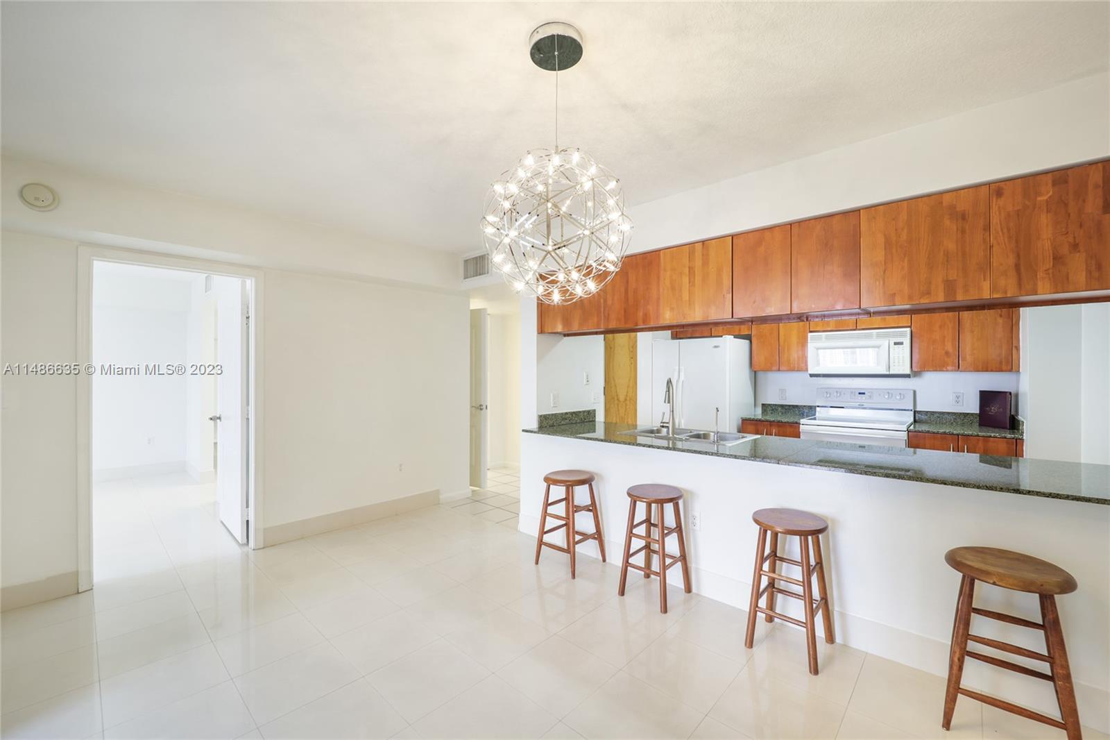 1200 Brickell Bay Dr # 2422