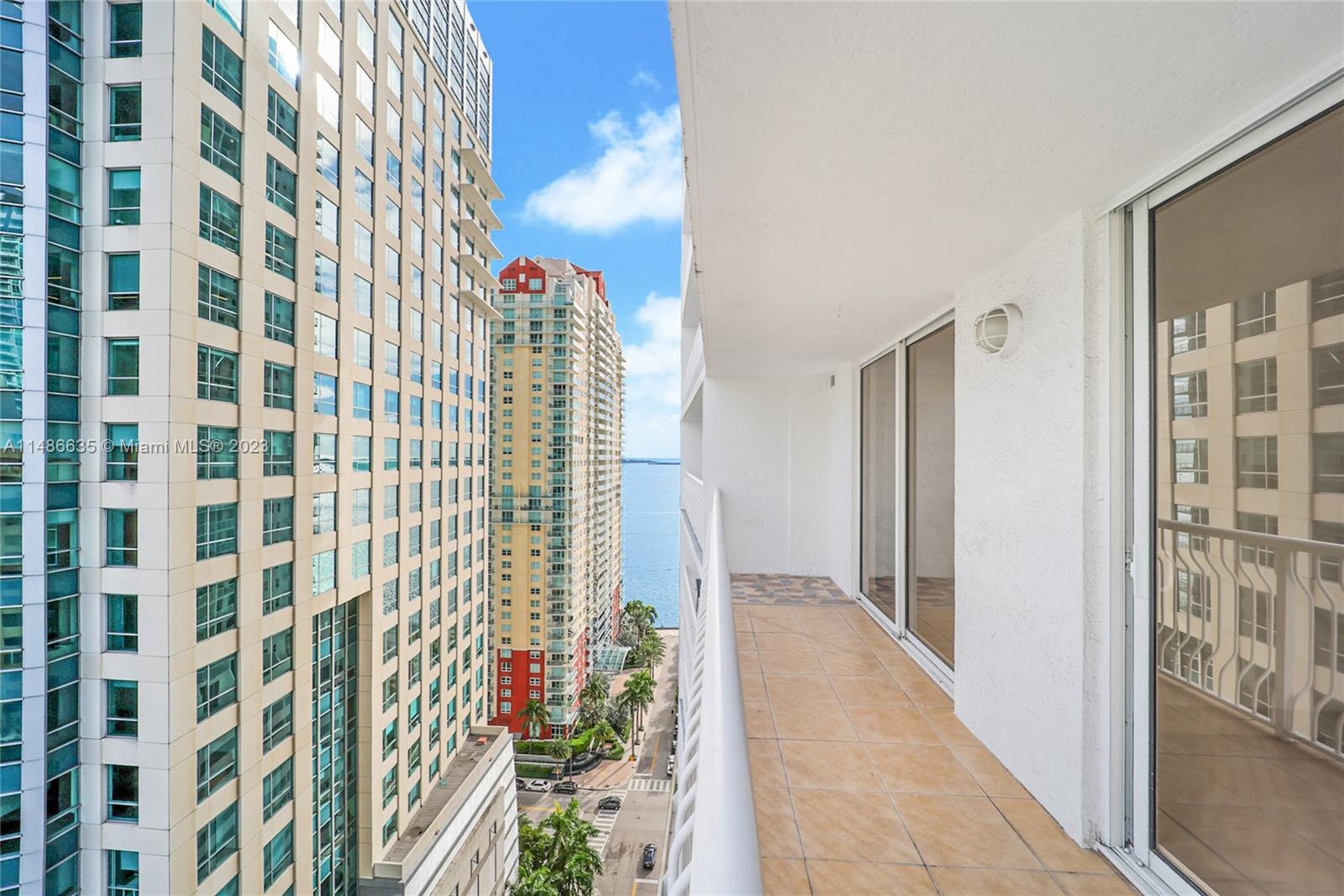 1200 Brickell Bay Dr # 2422