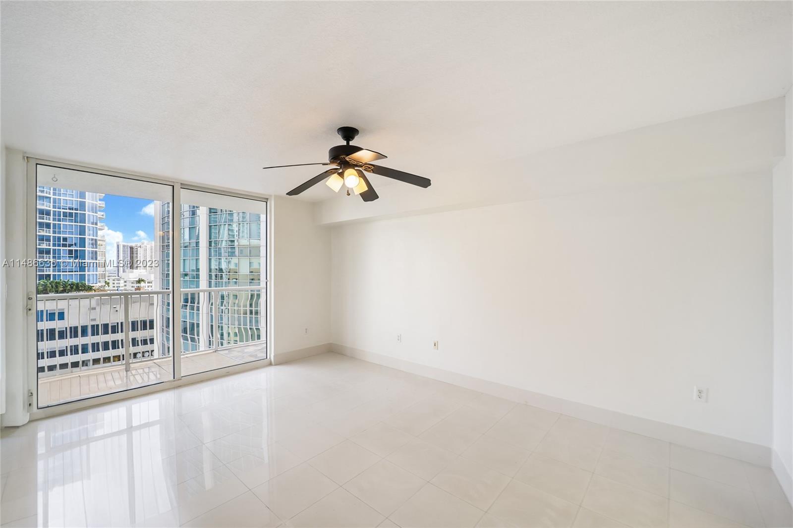 1200 Brickell Bay Dr # 2422