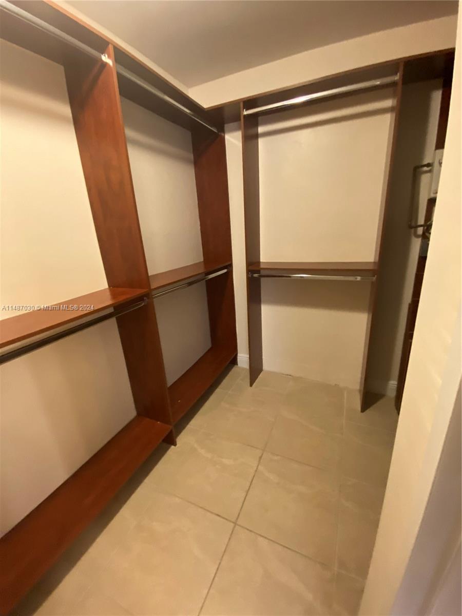 145 SE 25th Rd # 1002
