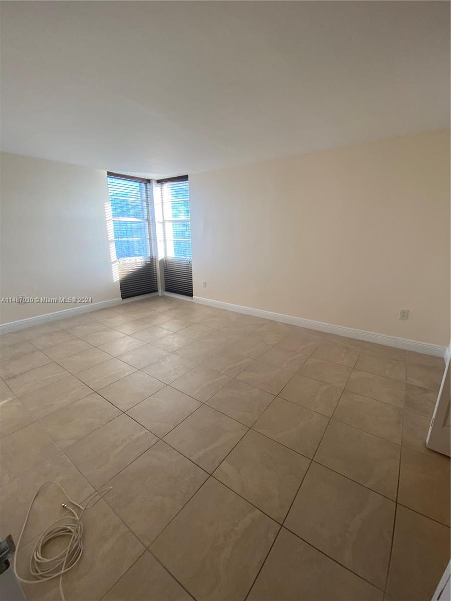 145 SE 25th Rd # 1002