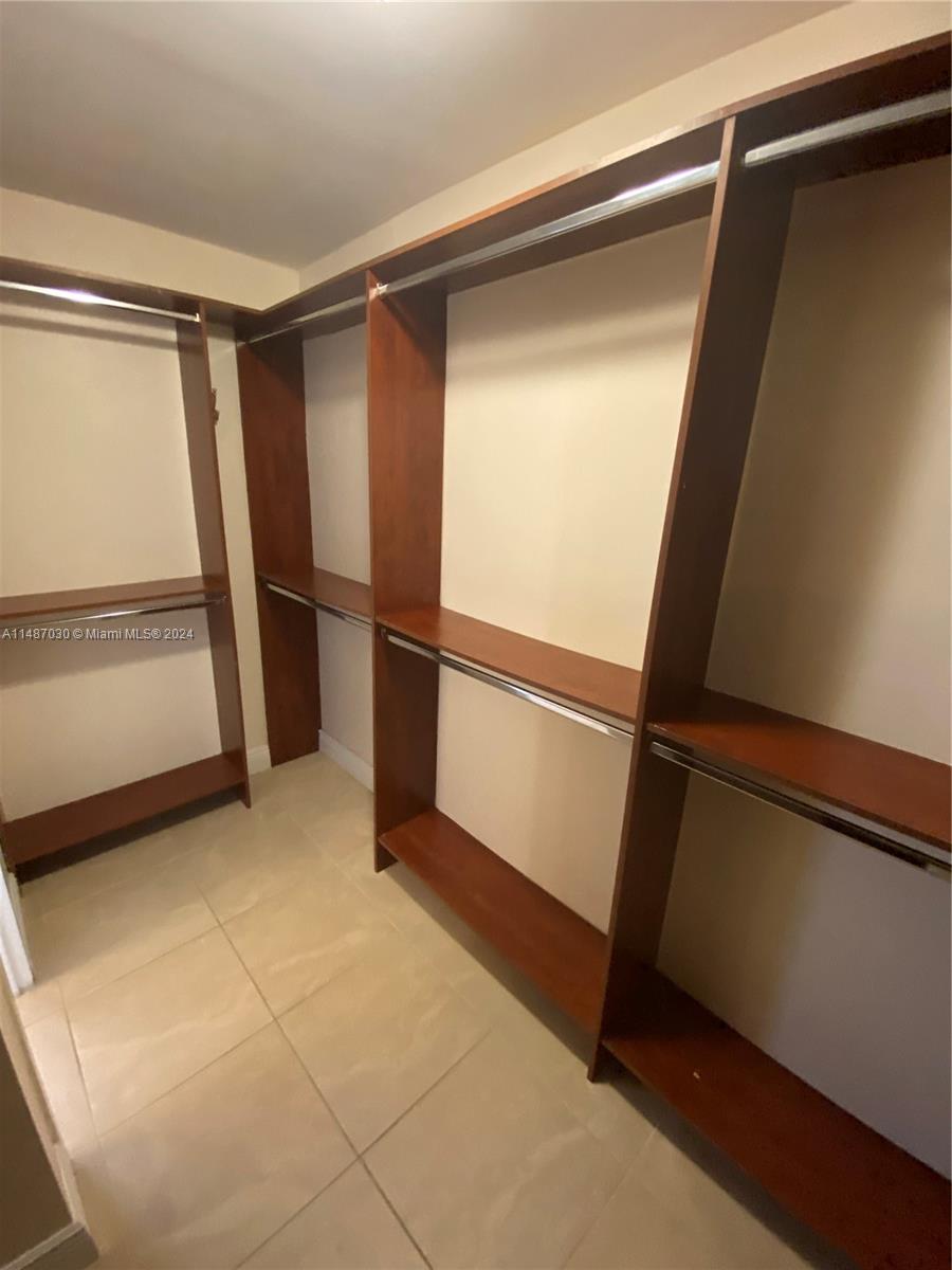 145 SE 25th Rd # 1002