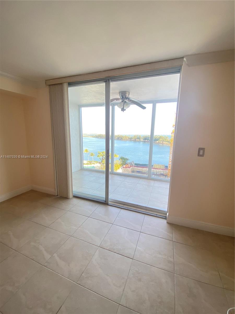 145 SE 25th Rd # 1002