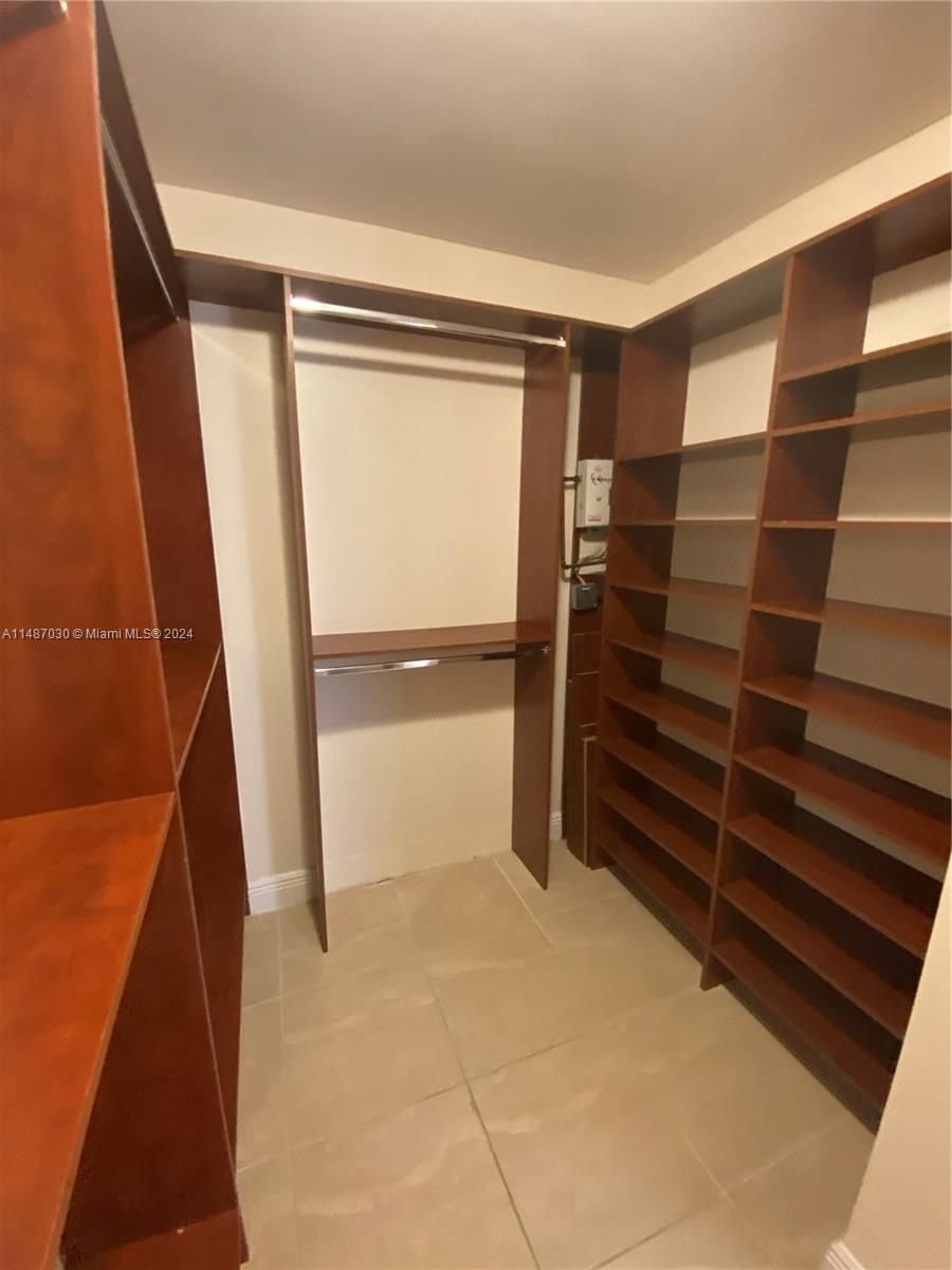 145 SE 25th Rd # 1002