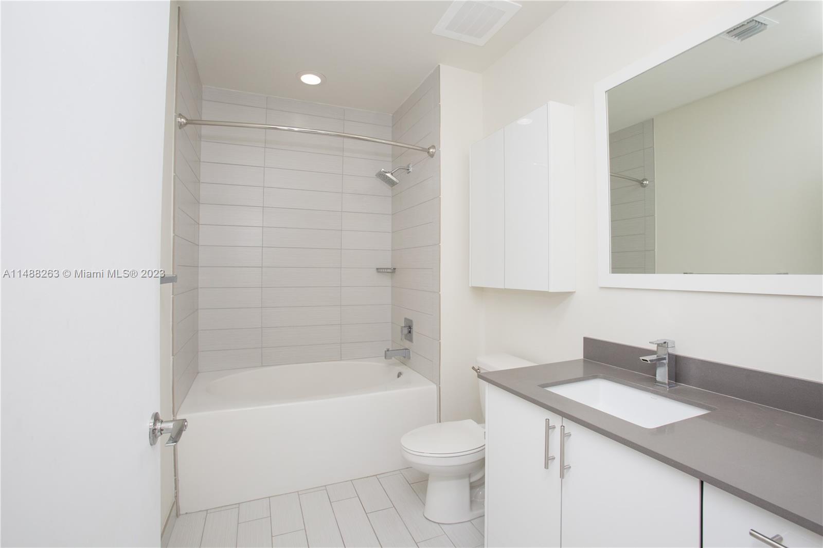 999 SW 1ST AVENUE Unit: UPH11