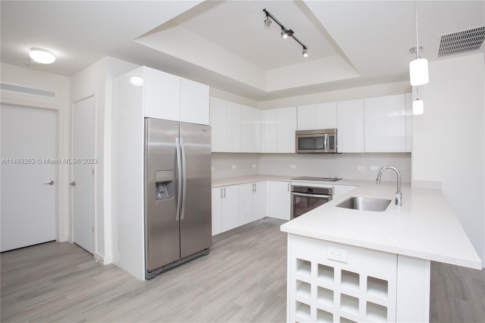 999 SW 1ST AVENUE Unit: UPH11