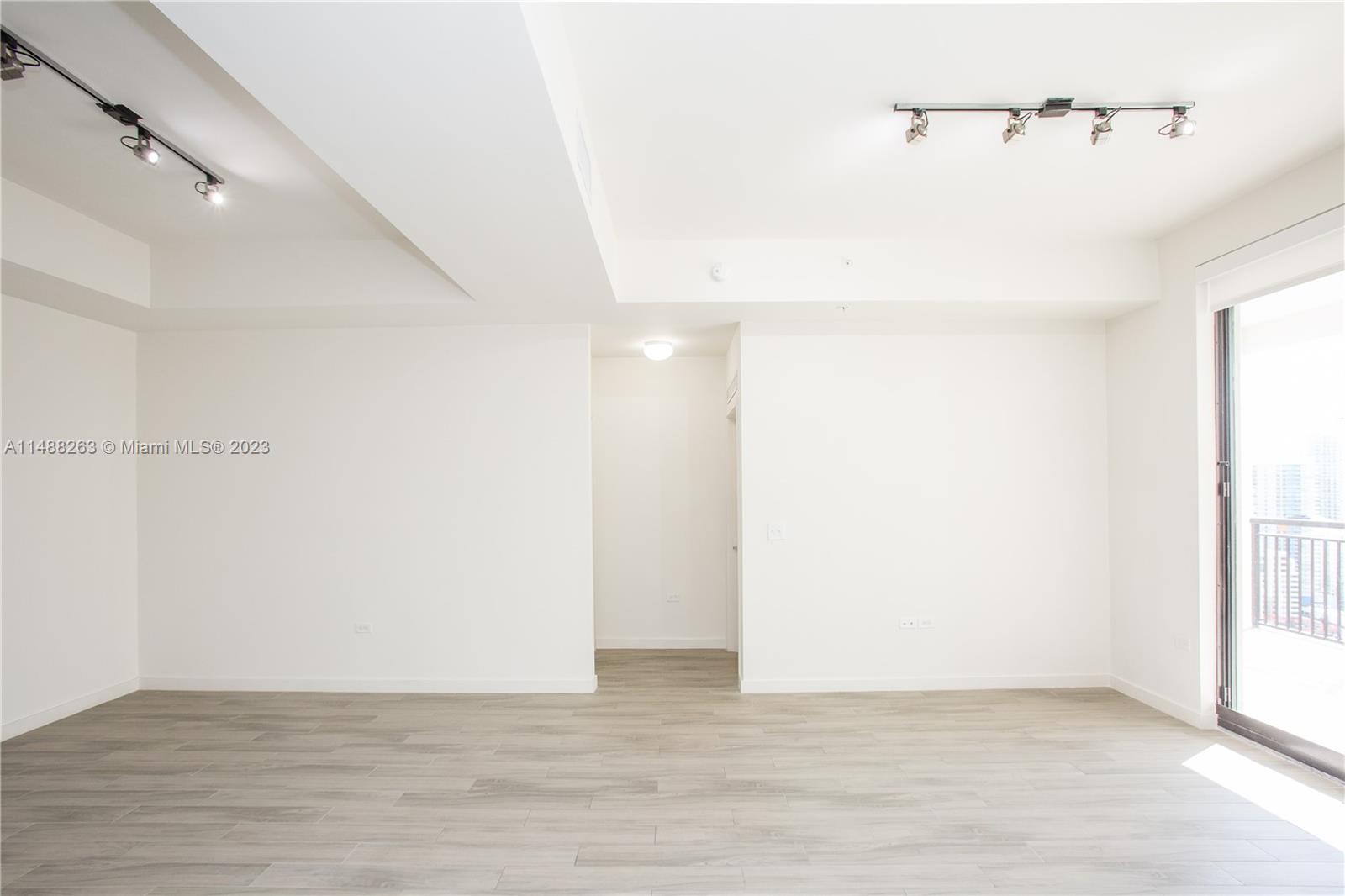 999 SW 1ST AVENUE Unit: UPH11