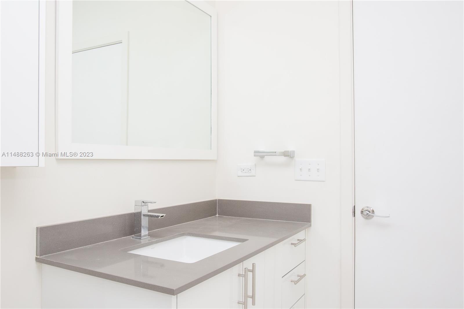 999 SW 1ST AVENUE Unit: UPH11
