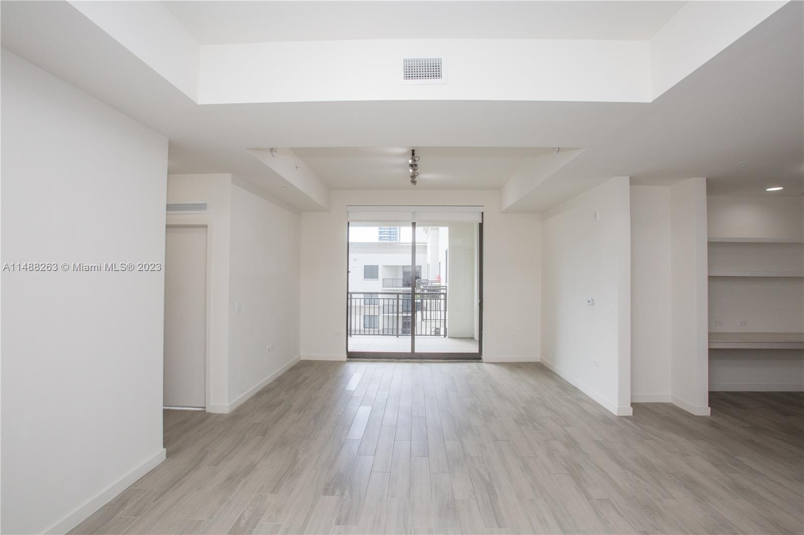 999 SW 1ST AVENUE Unit: UPH11