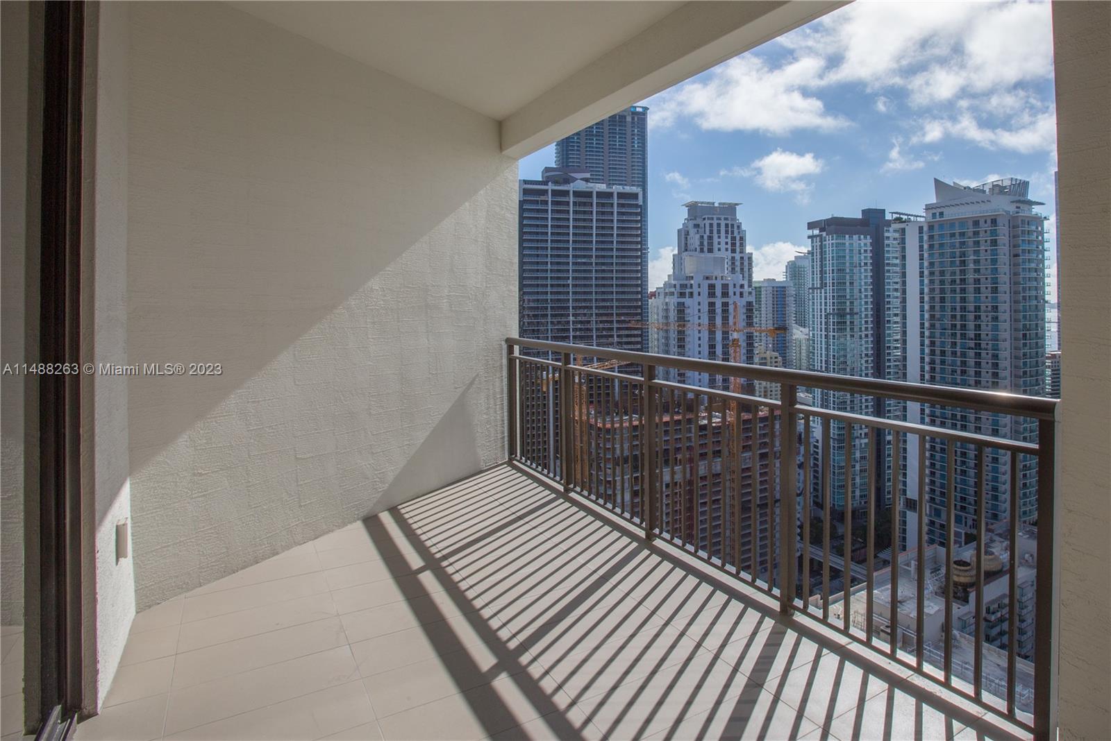 999 SW 1ST AVENUE Unit: UPH11