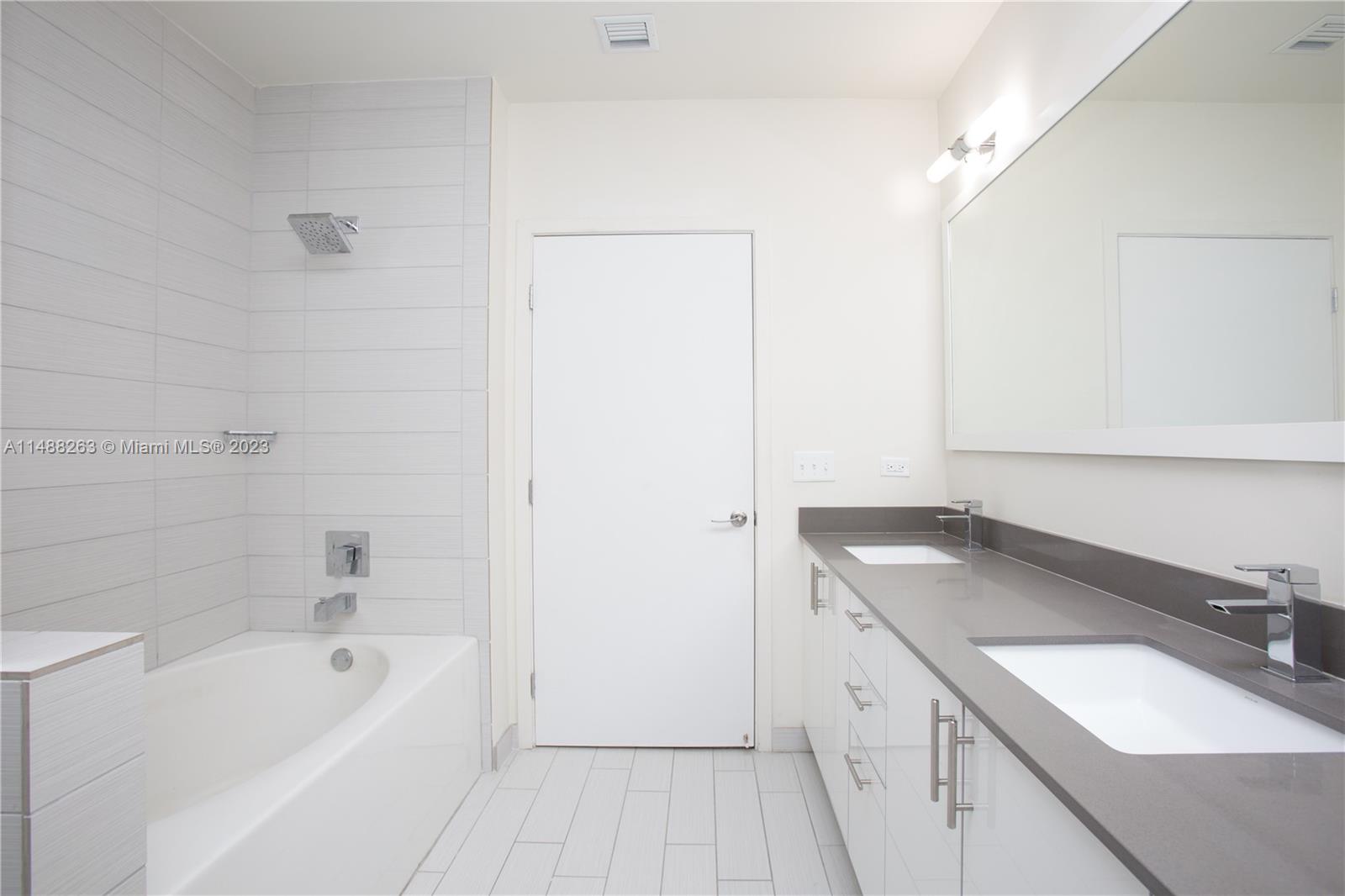 999 SW 1ST AVENUE Unit: UPH11