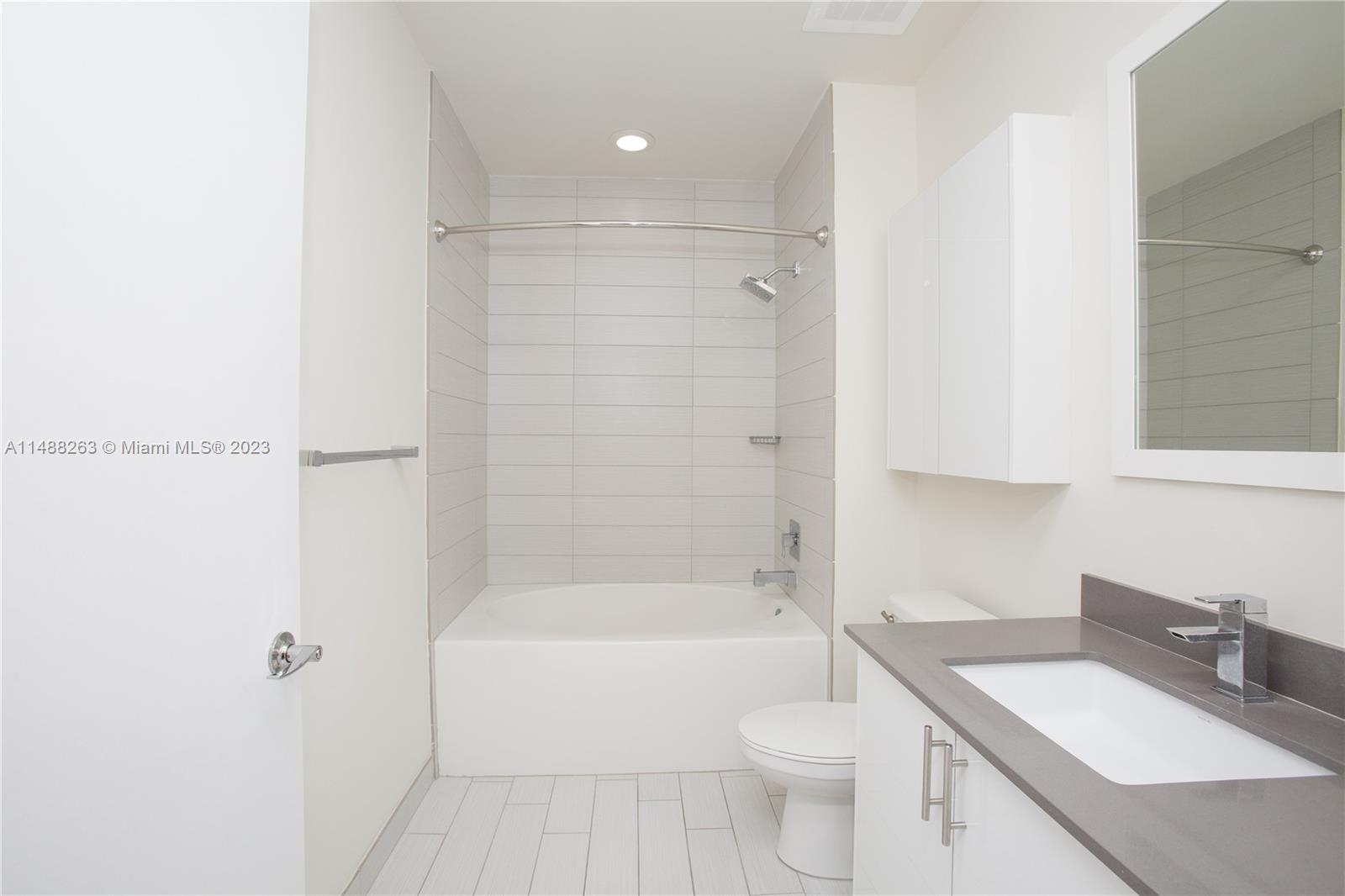 999 SW 1ST AVENUE Unit: UPH11